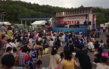 Participants enjoy the TOTO Materiya Summer Festival