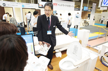展示前での説明