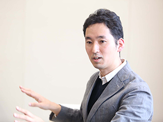 丸尾氏ポートレート