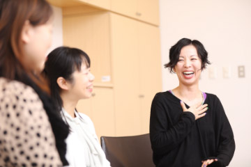 「おへその真横にストーマがついています」と説明する中島さん